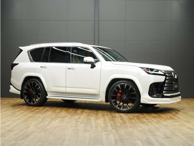 Lexus LX 12