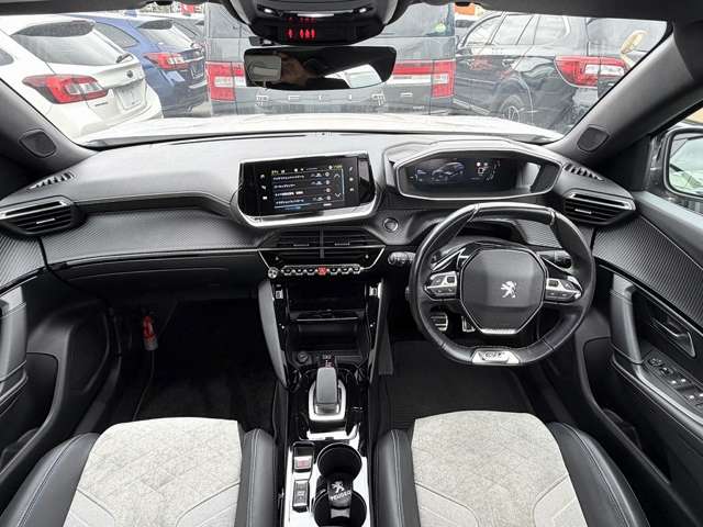 Peugeot SUV e-2008 5