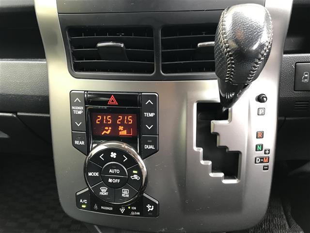 Toyota Voxy 8