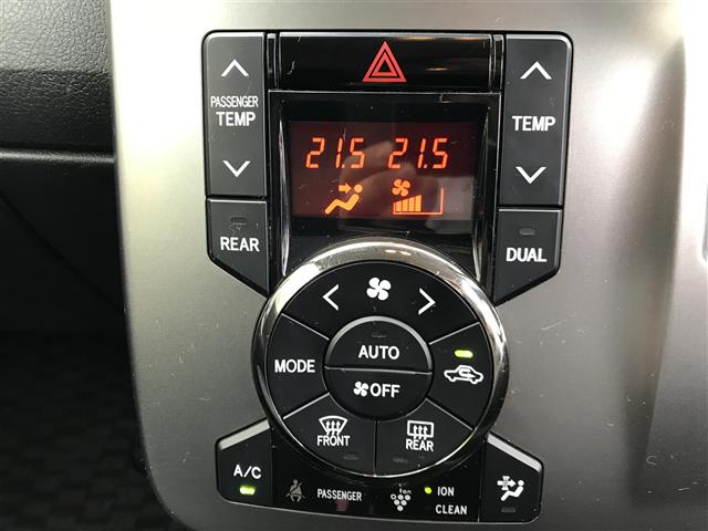 Toyota Voxy 9