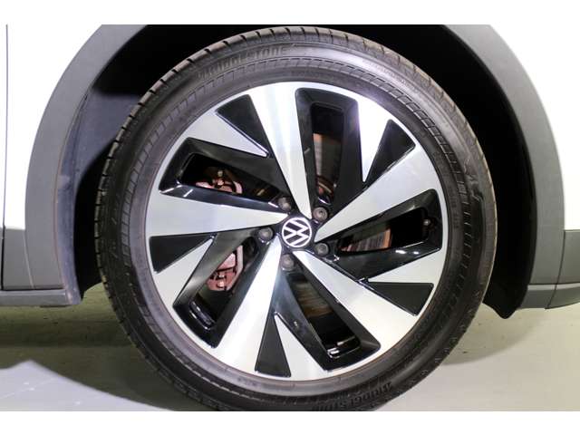 Volkswagen ID.4 7