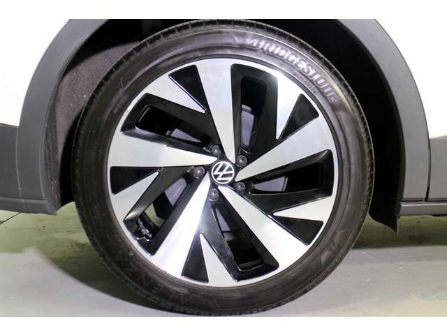 Volkswagen ID.4 8