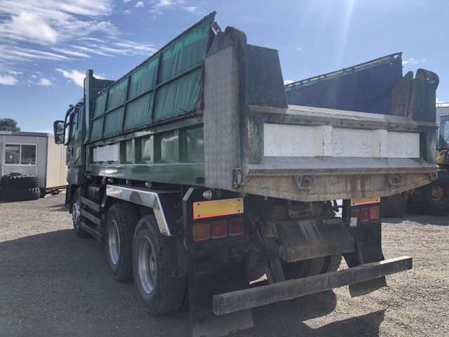 Mitsubishi Fuso Super Great 5
