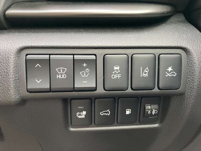 Mitsubishi Eclipse Cross 8