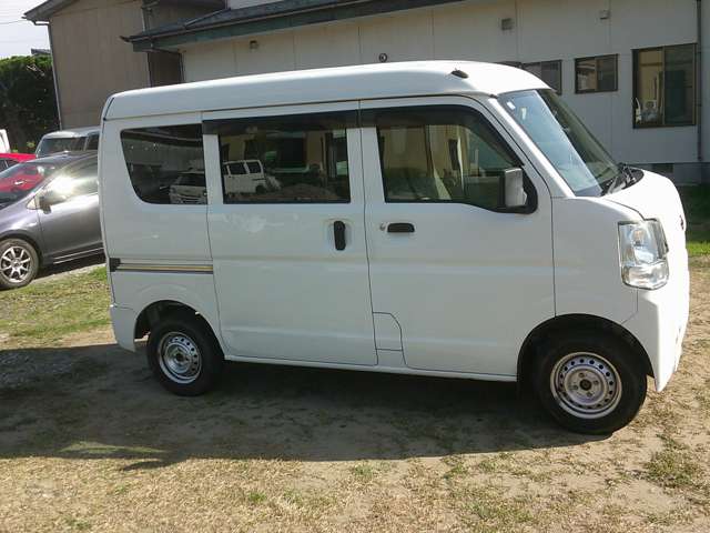 Nissan NV100 Clipper 4