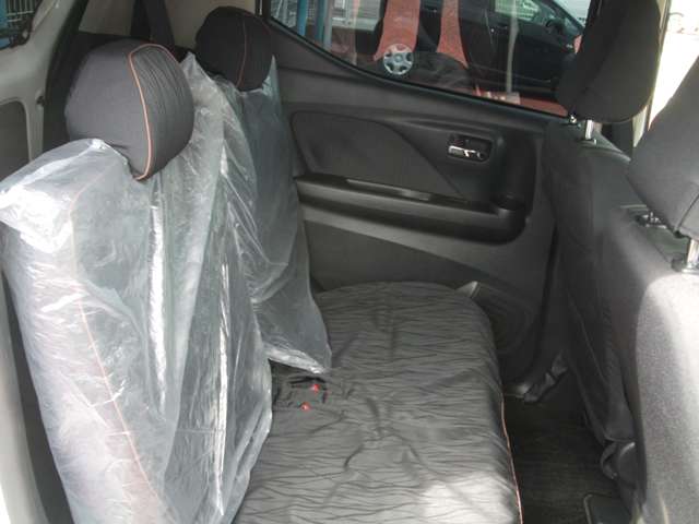 Mitsubishi eK X 6