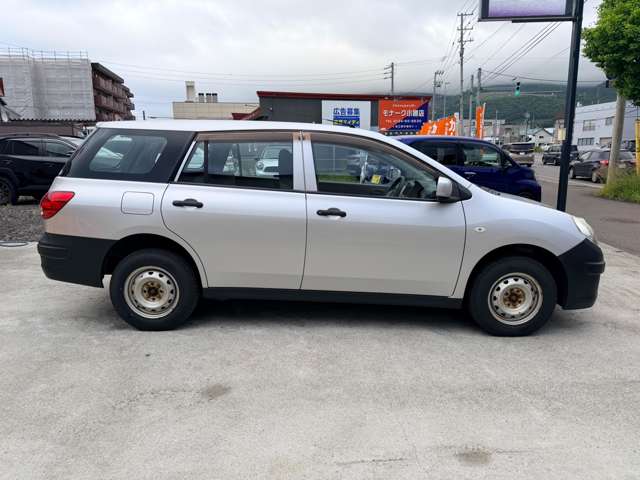 Nissan AD 7