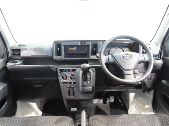Daihatsu Hijet Cargo 4