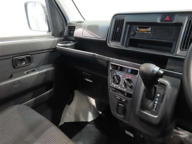 Daihatsu Hijet Cargo 9