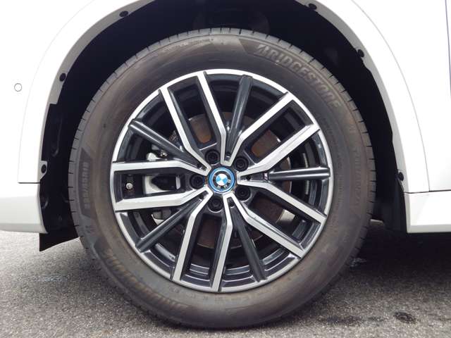 BMW iX1 8