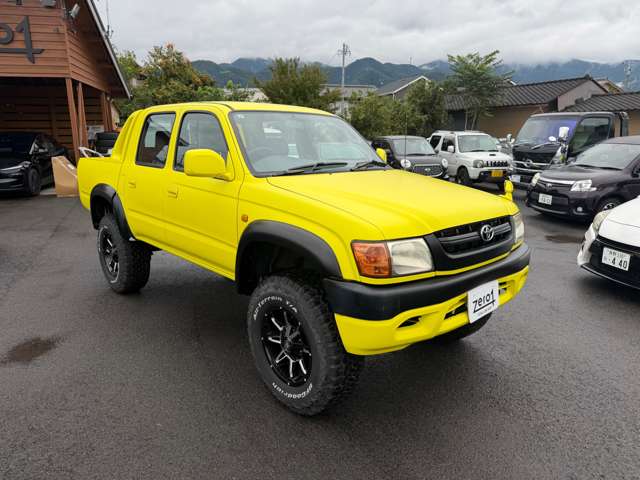 Toyota Hilux 2