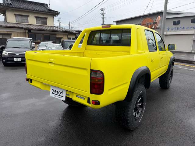 Toyota Hilux 4