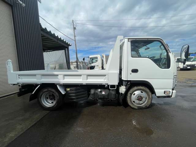 Isuzu Elf 4