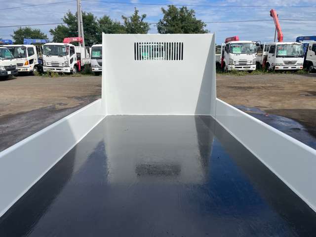 Isuzu Elf 9