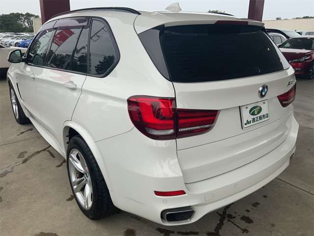 BMW X5 8