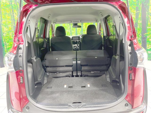 Toyota Sienta 11