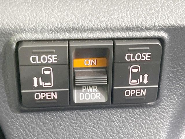 Toyota Sienta 5
