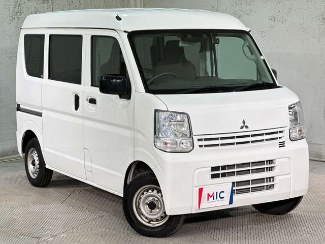 Mitsubishi Minicab Van 2