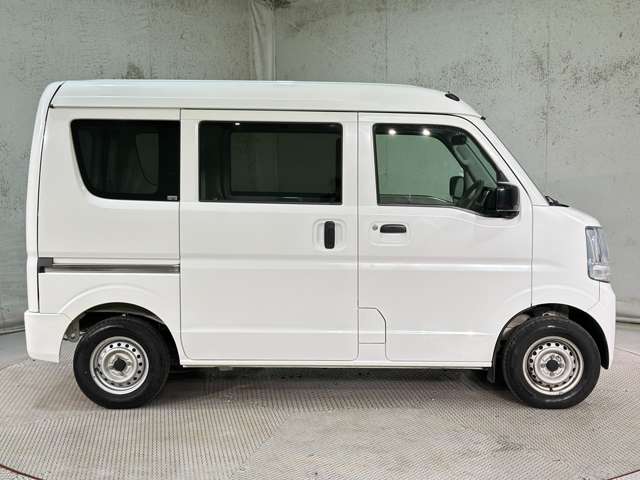 Mitsubishi Minicab Van 4