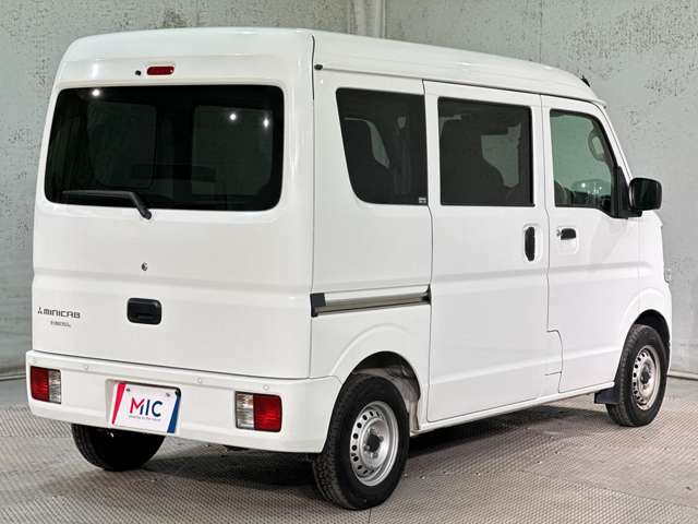 Mitsubishi Minicab Van 5