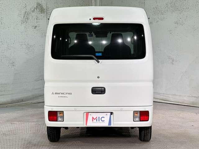 Mitsubishi Minicab Van 6