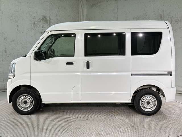 Mitsubishi Minicab Van 8