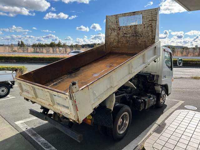 Mitsubishi Fuso Canter 9