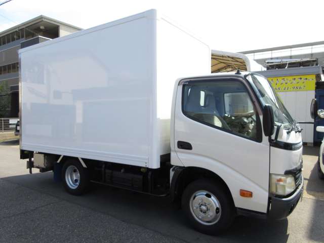 Hino Dutro 11