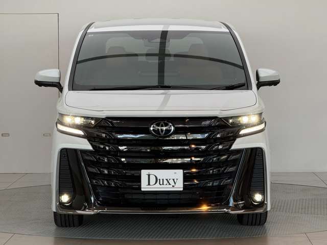 Toyota Vellfire 4