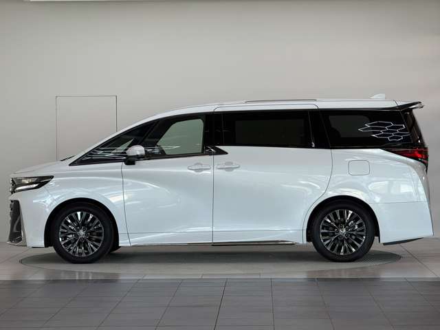 Toyota Vellfire 6
