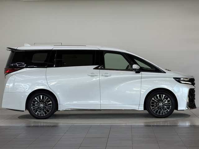Toyota Vellfire 8