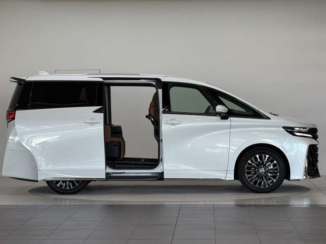 Toyota Vellfire 9