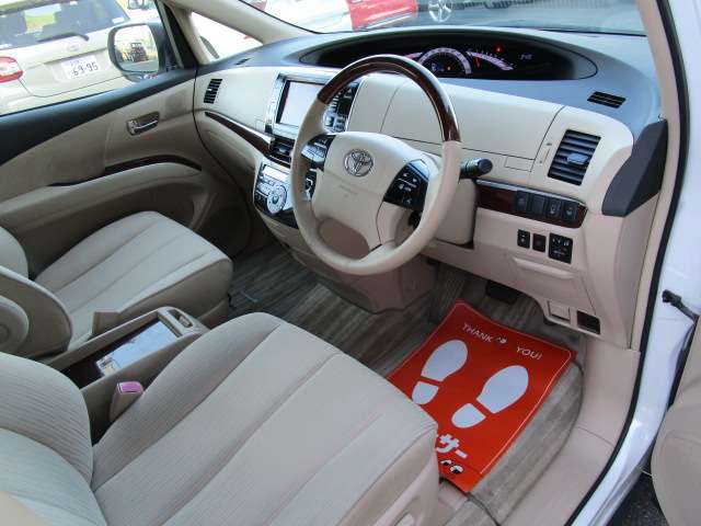 Toyota Estima 4