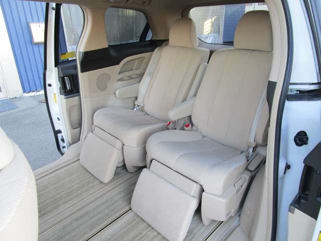 Toyota Estima 6
