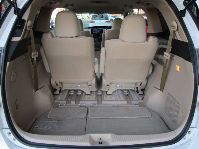 Toyota Estima 9