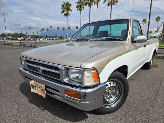 Toyota Hilux 2