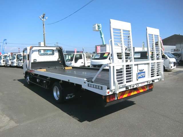 Isuzu Elf 4