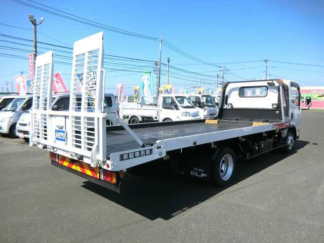 Isuzu Elf 8