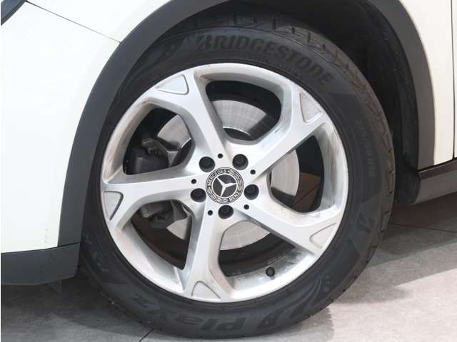 Mercedes-Benz GLA-Class 11