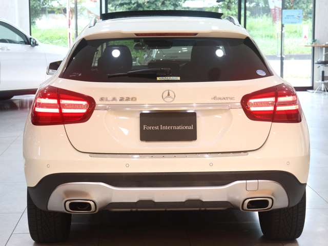 Mercedes-Benz GLA-Class 6