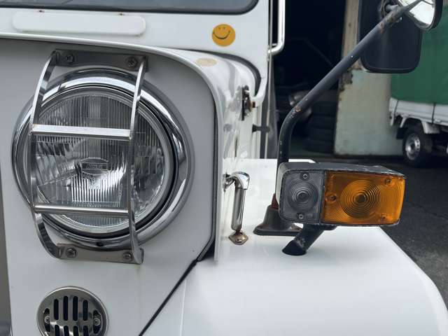 Mitsubishi Jeep 11