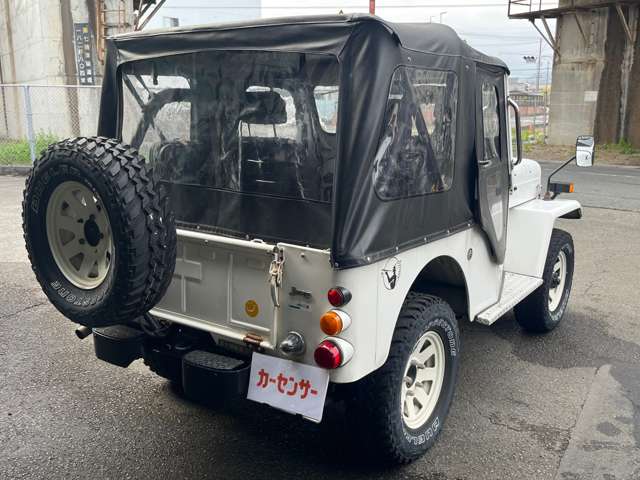 Mitsubishi Jeep 3