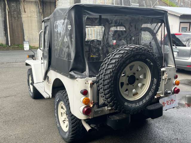 Mitsubishi Jeep 7