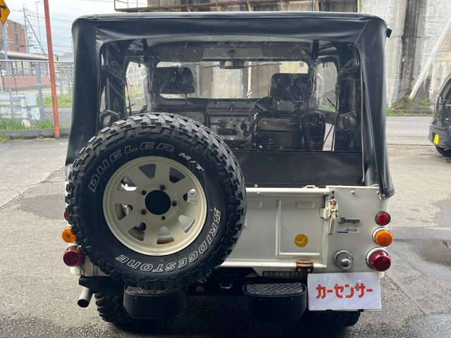 Mitsubishi Jeep 8