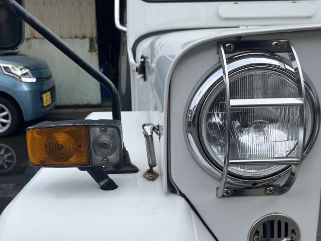 Mitsubishi Jeep 10