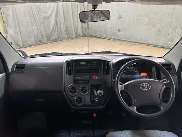Toyota Light Ace Truck 12