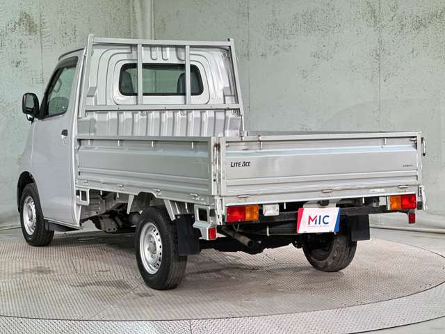 Toyota Light Ace Truck 7