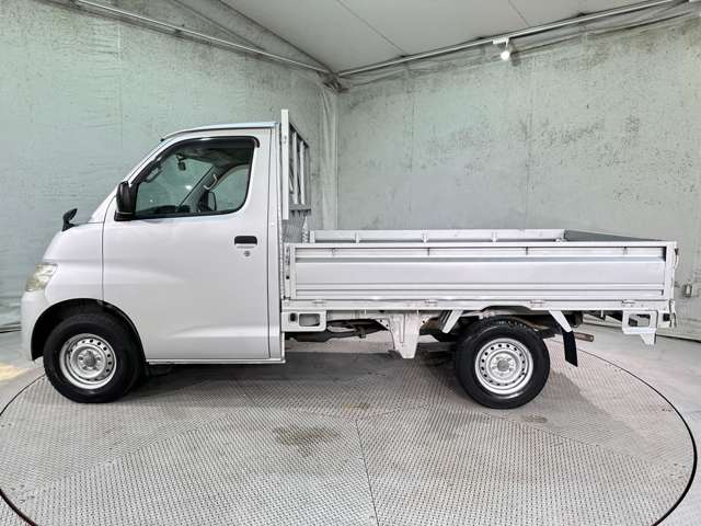 Toyota Light Ace Truck 8