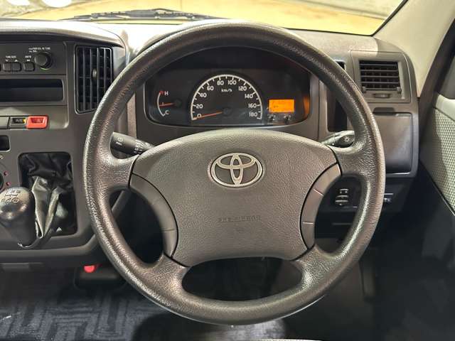 Toyota Light Ace Truck 10
