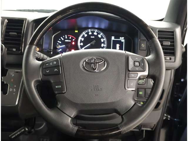 Toyota Hiace Van 6